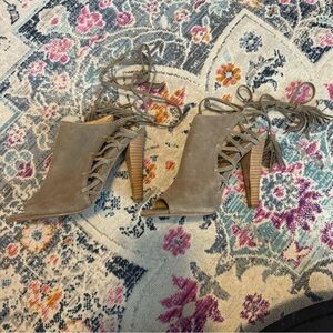 Banana republic olive green lace up heels